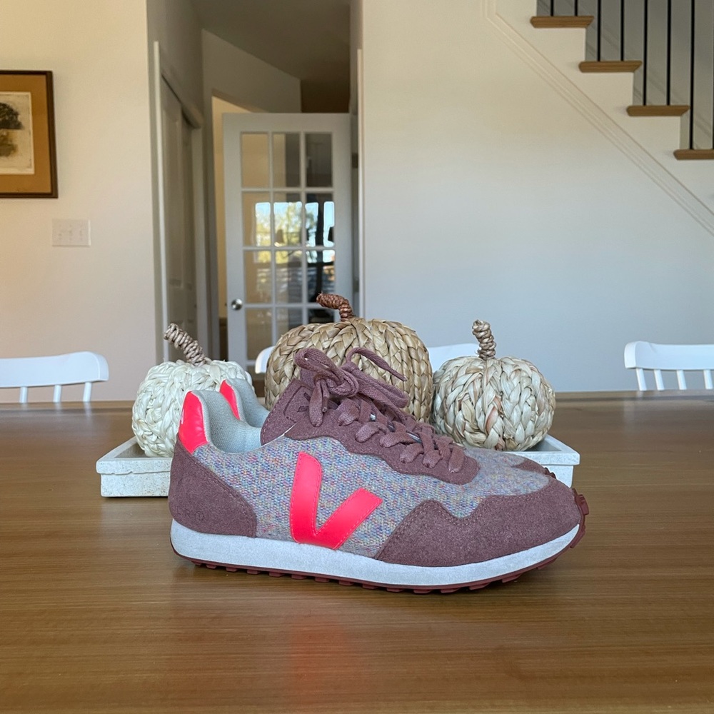 Veja Sneakers, size 38